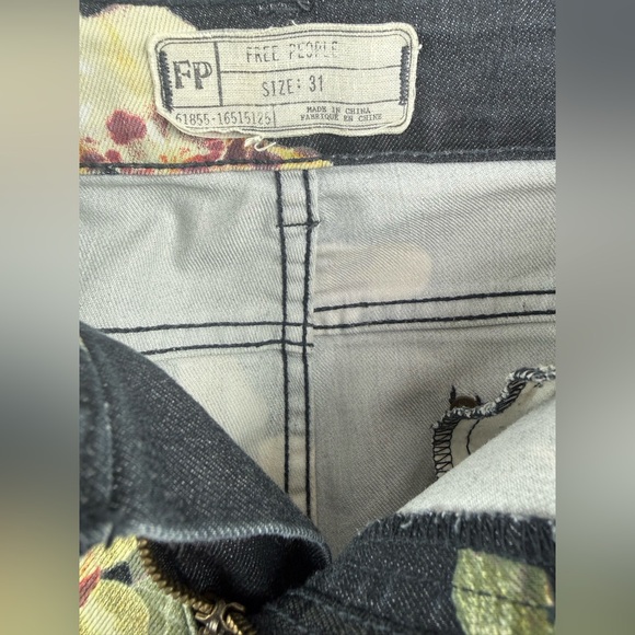 Free People Bali Miami Floral Flare Jeans Size 31 Black Boho Bell Bottom - Picture 8 of 9